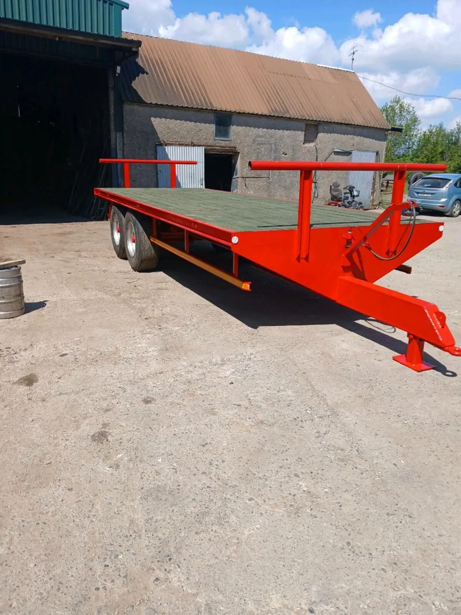 Bale trailer - Image 1