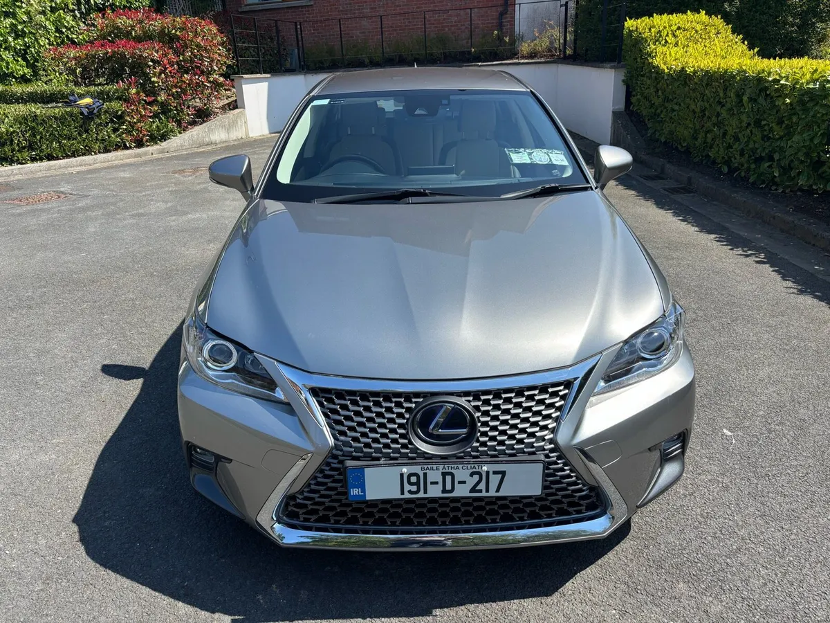 LEXUS CT200h - Image 3