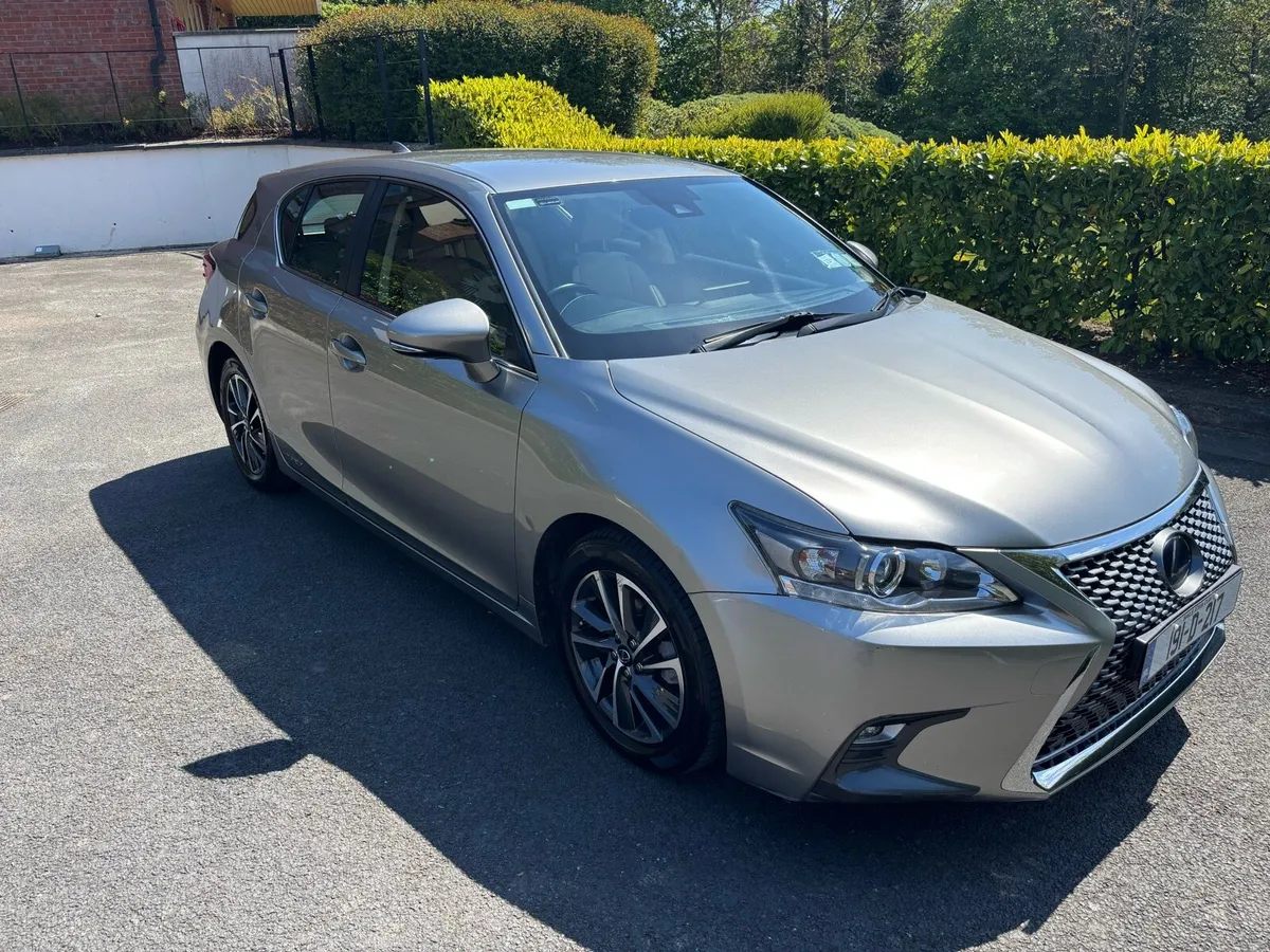 LEXUS CT200h - Image 4