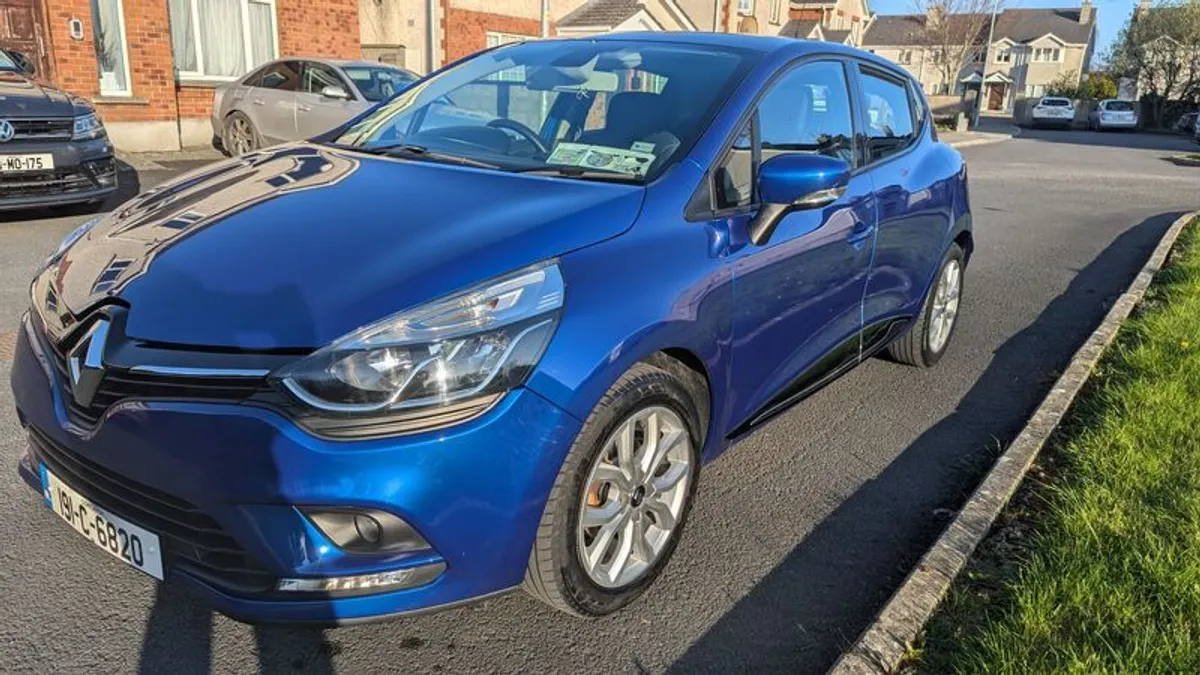 2019 Renault Clio low mileage like new - Image 1