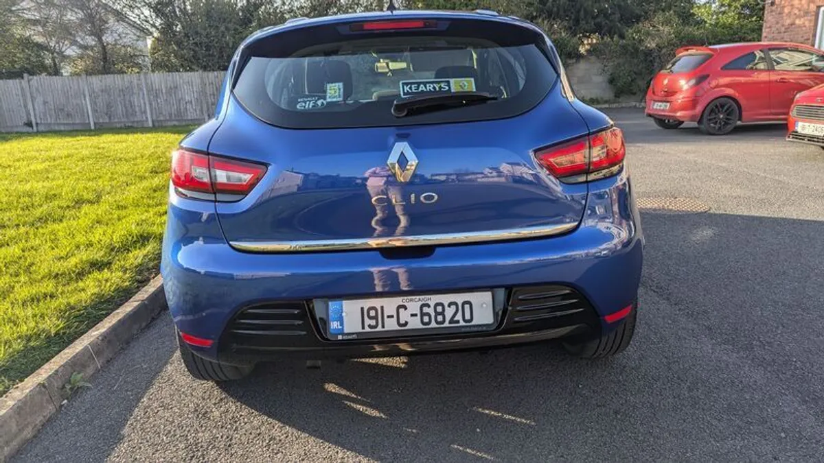 2019 Renault Clio low mileage like new - Image 2