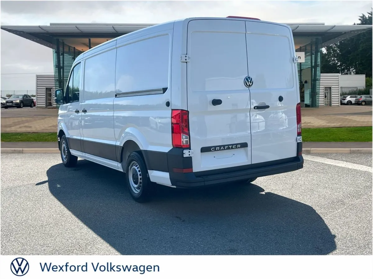 Volkswagen Crafter Trendline 30 MWB 140Bhp Manual - Image 4