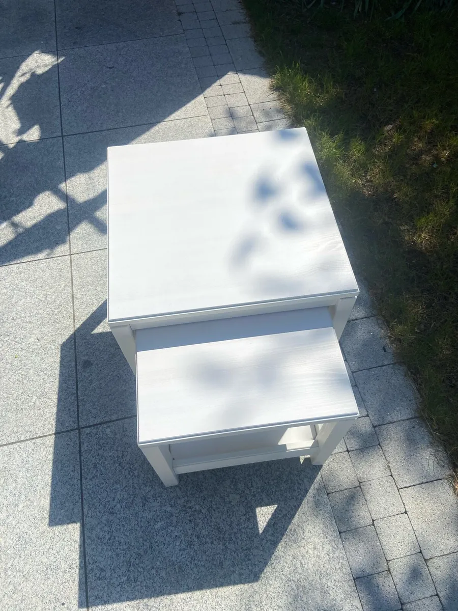 Coffee table and 2 x matching nested side tables - Image 1