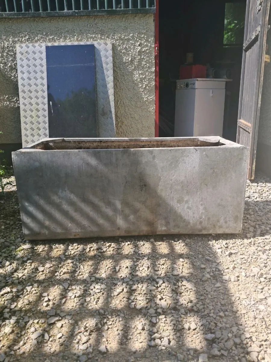 Garden planter - Image 1