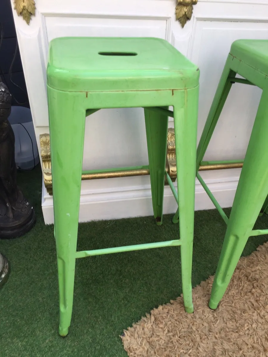 3 retro bar stools - Image 1