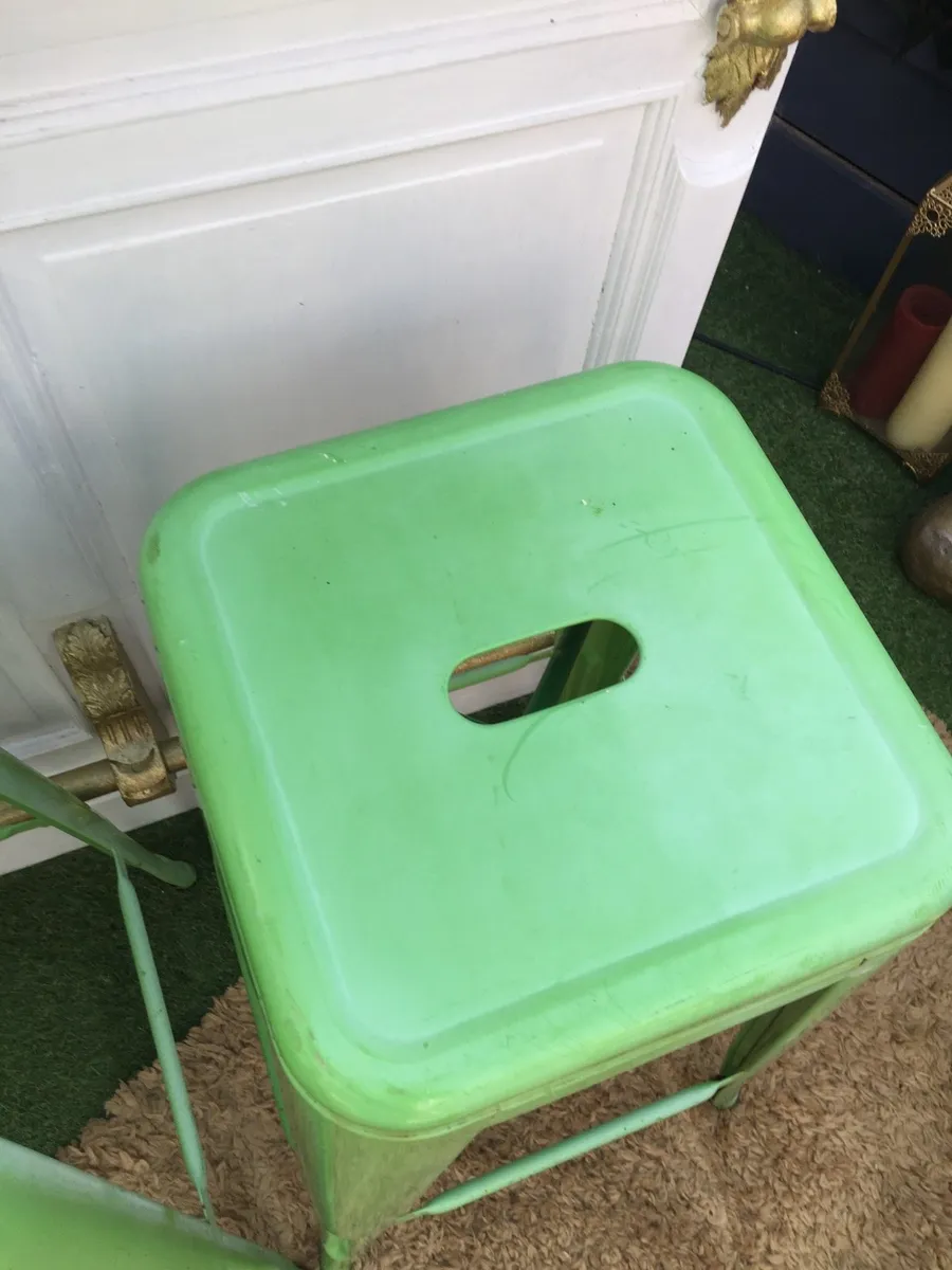 3 retro bar stools - Image 4