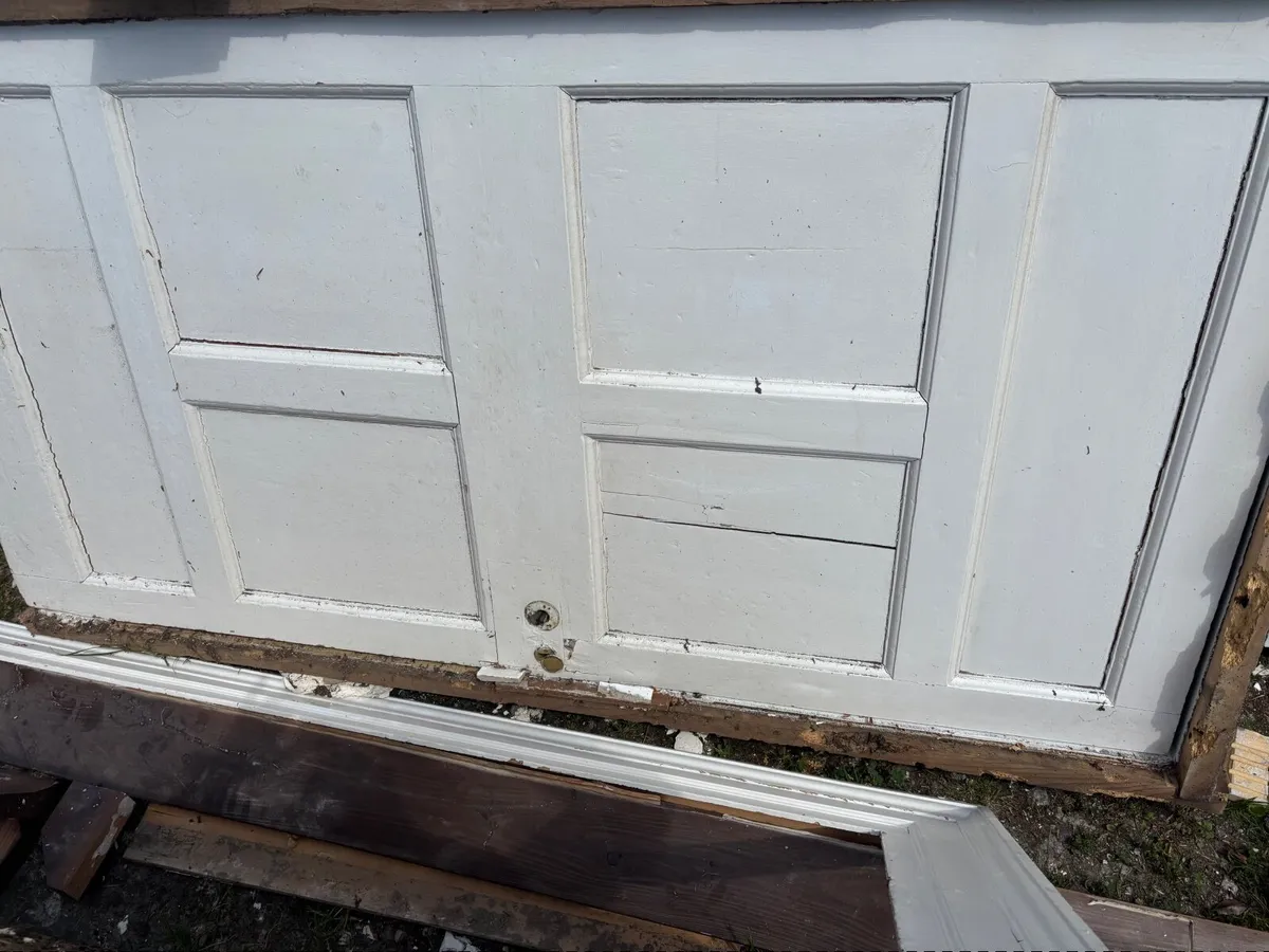 2 Antique period doors & architrave - Image 3