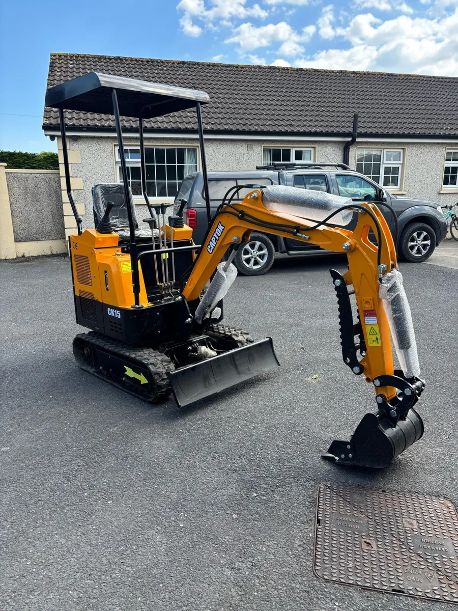 Unused 1.5 ton digger - Image 4