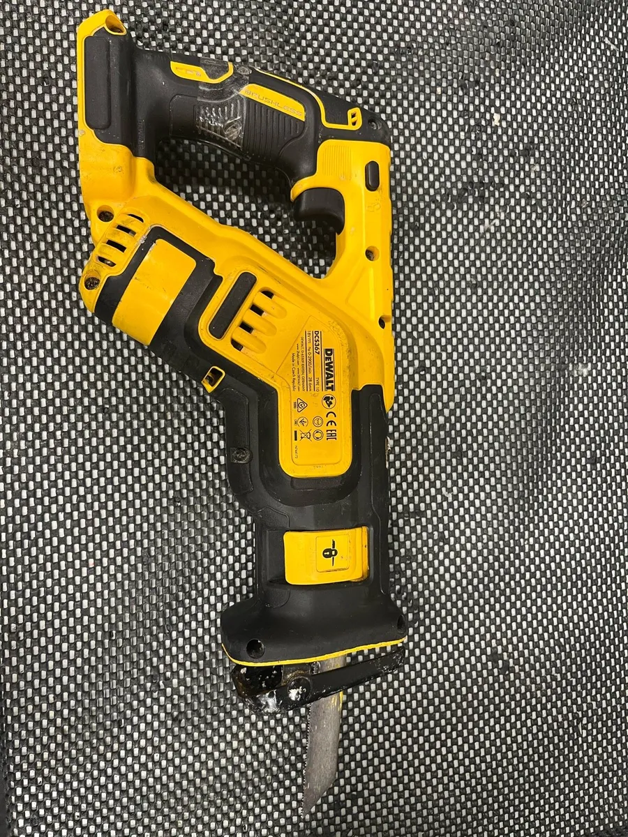 DeWalt Reciprocating Saw Bare Tool - Image 2