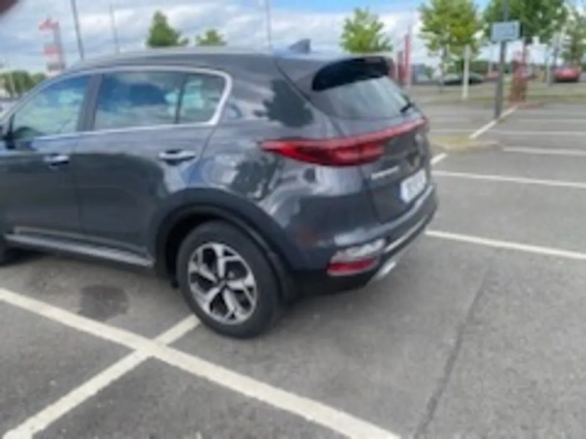 Car - Image 4