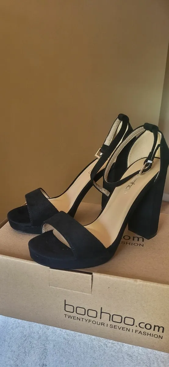 Ladies shoes and boots €20 each or €150 - Image 3