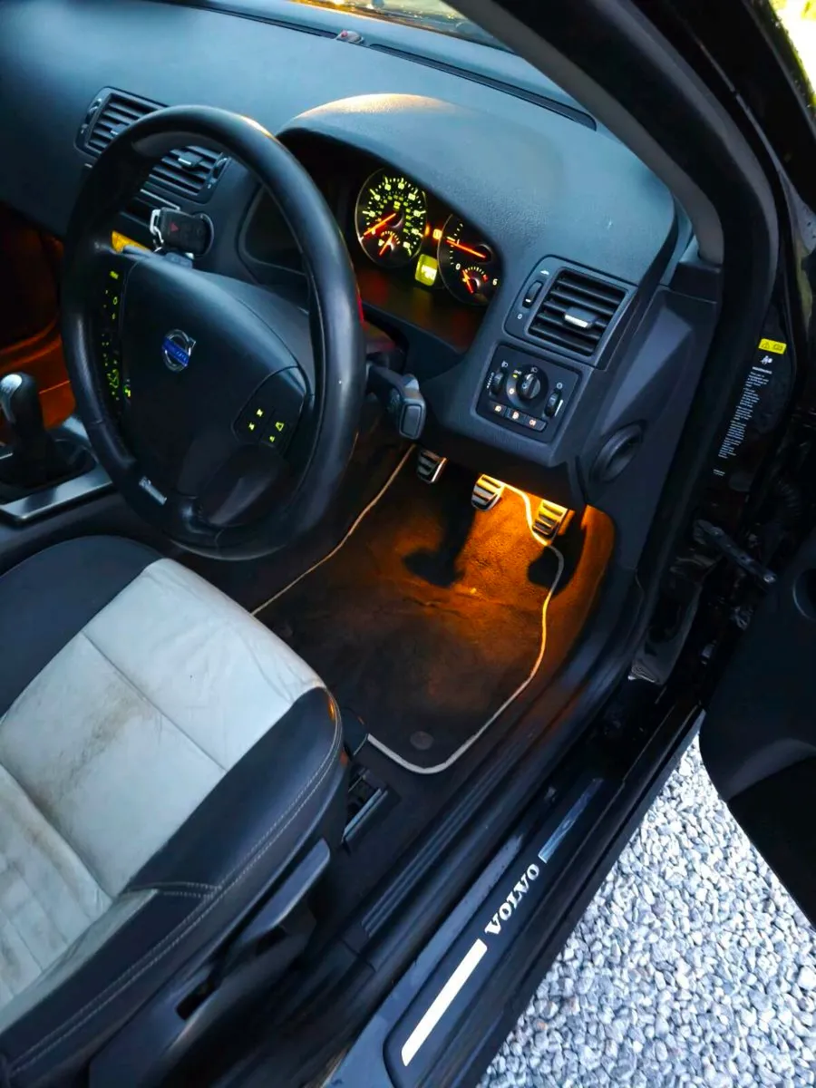 Volvo v50 R design - Image 1