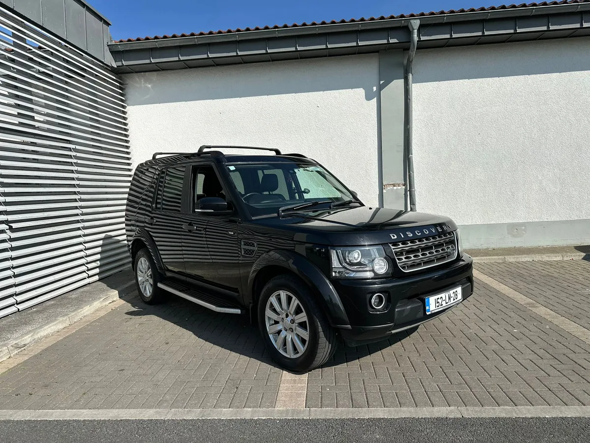 Range Rover Discovery 5 seater new doe 04/26 - Image 1