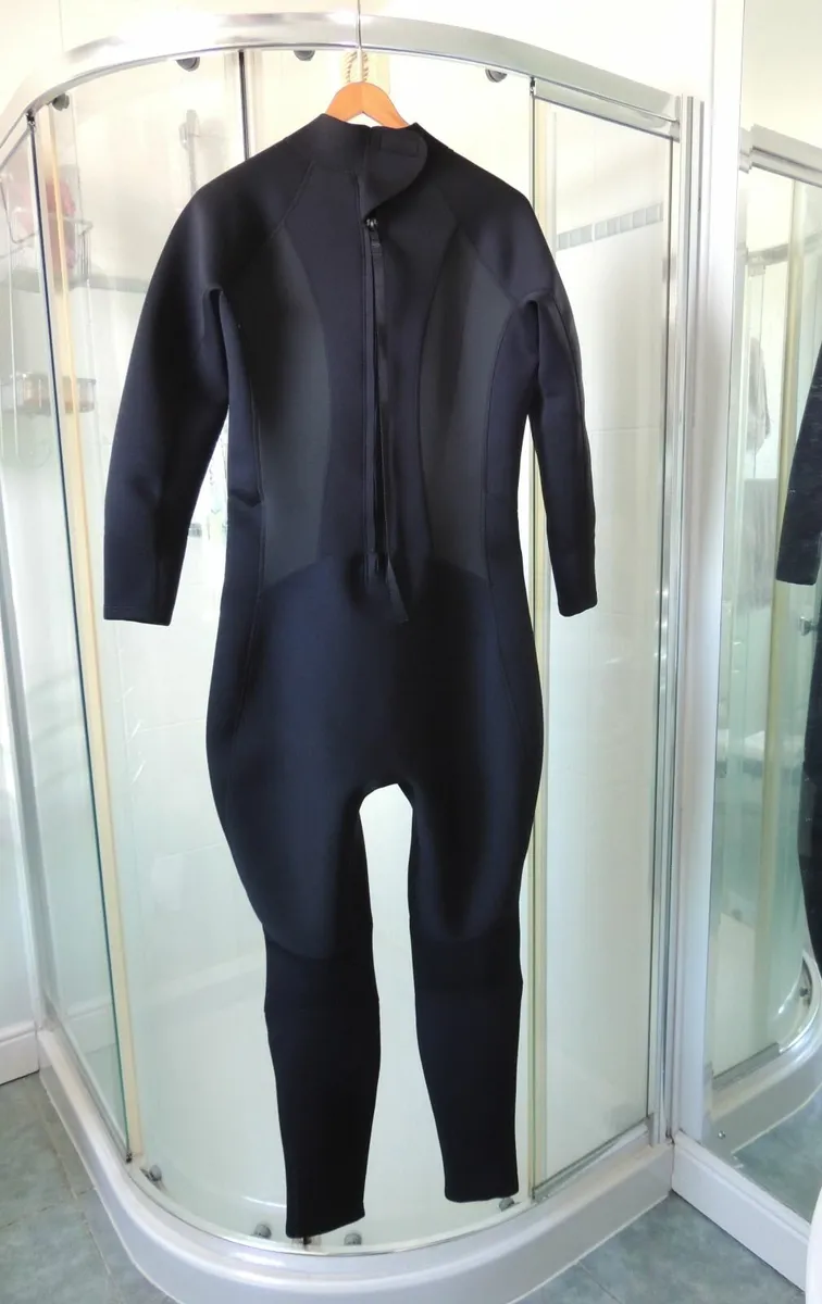 Ladies Wetsuit (2.5/2mm), size 16-18 - Image 2