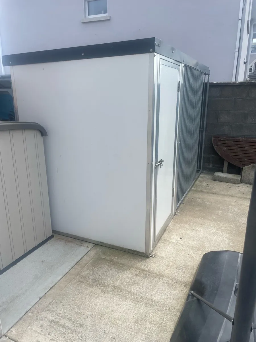 Insulated dog run and kennel - Image 4