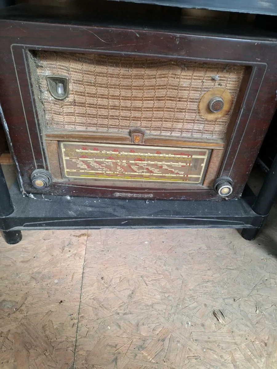 Old vintage radio