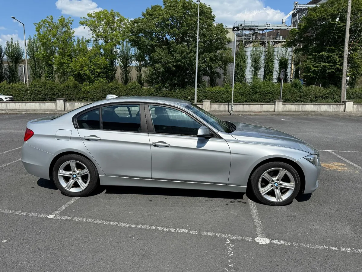 BMW 3-Series 2015 2.0  AUTO - Image 2