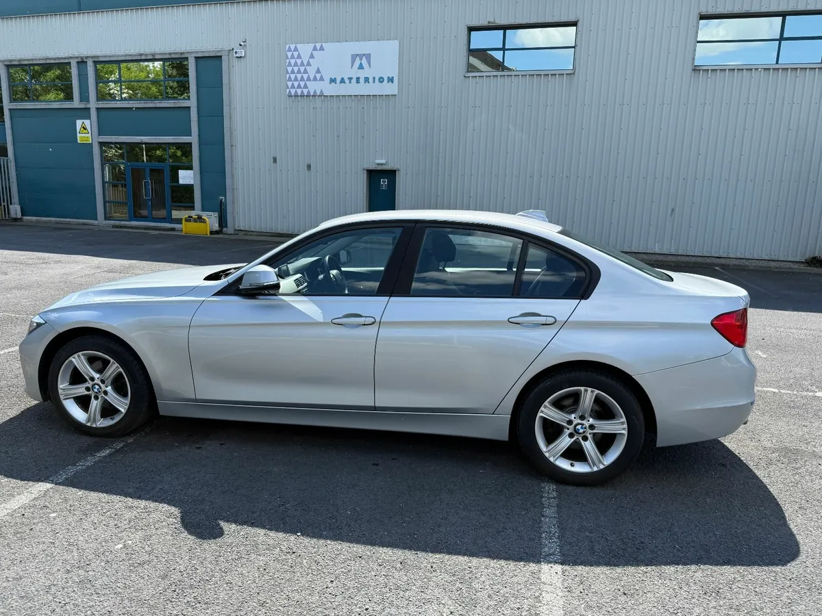 BMW 3-Series 2015 2.0  AUTO - Image 4
