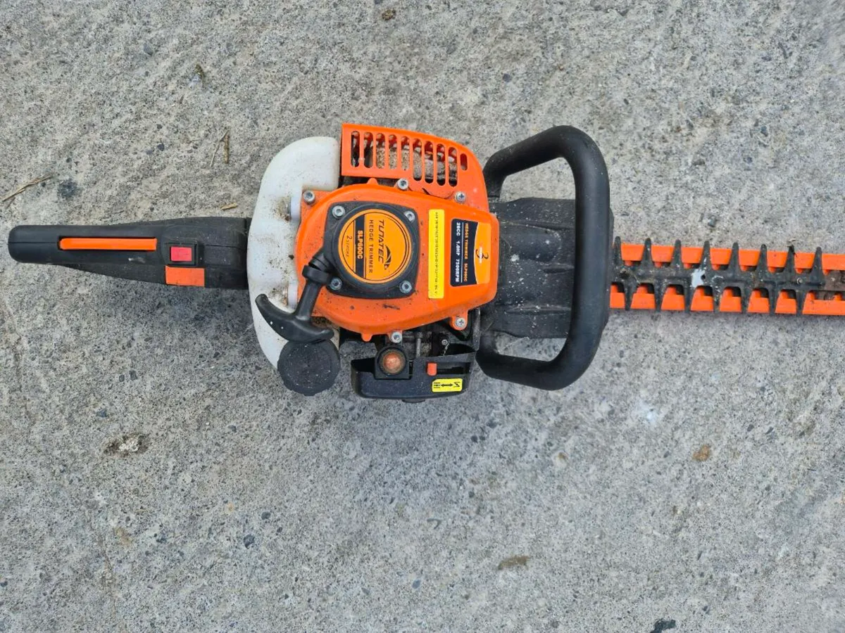 Hedge trimmers - Image 1