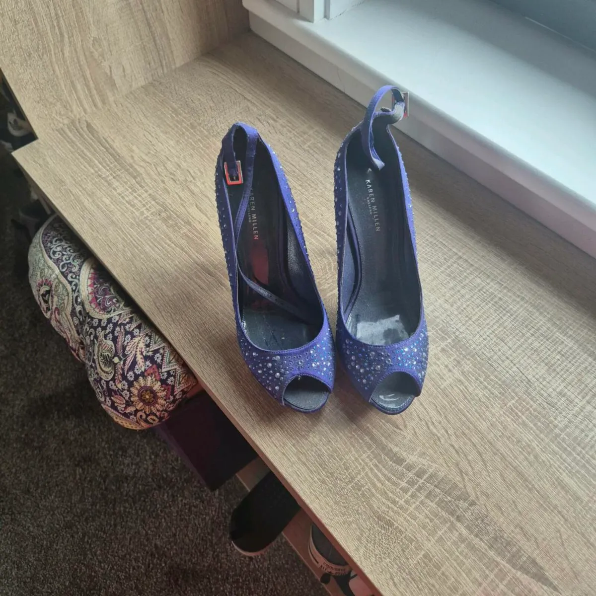 Dress and shoes - Image 2