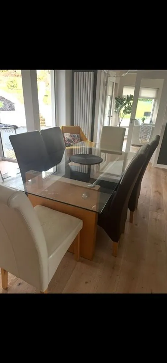 dining - Image 1