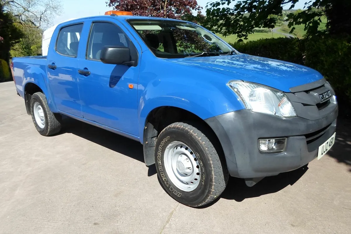 Isuzu D-Max 2013 - Image 1