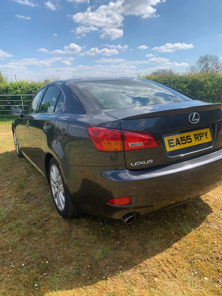 2005 Lexus is250 SE manual - Image 4