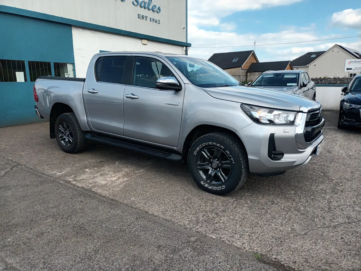 2022 Toyota Hilux 2.4 SR5 DOUBLE CAB 4DR - Image 2