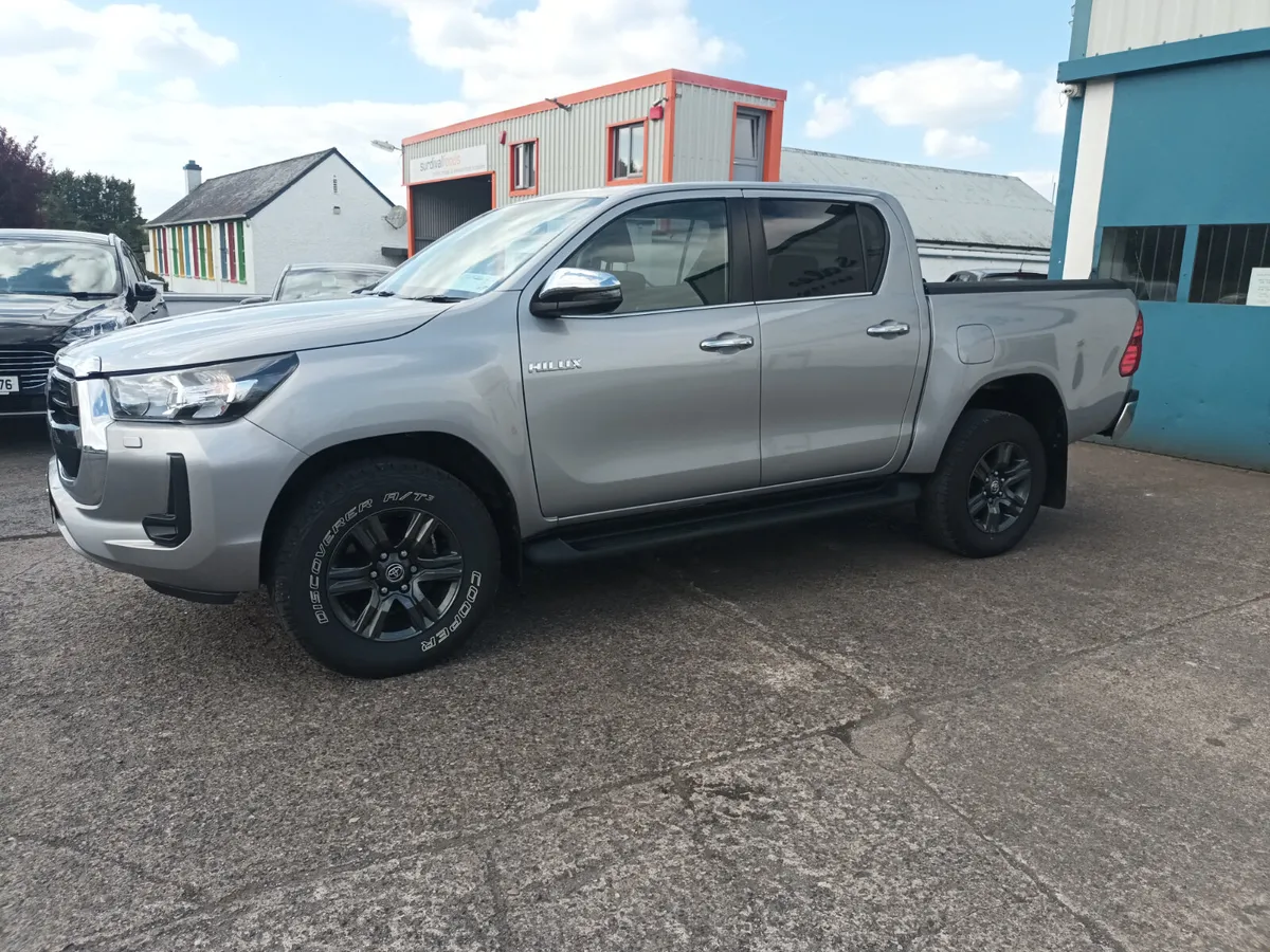 2022 Toyota Hilux 2.4 SR5 DOUBLE CAB 4DR - Image 4