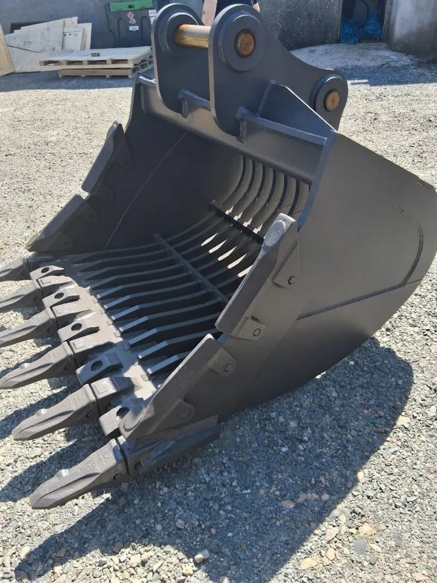Riddle bucket  heavy duty  20-26 ton   sale/hire - Image 3