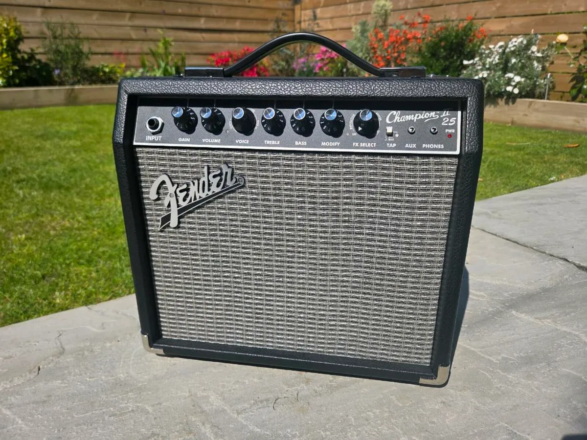 Fender Champion II 25 Modelling Amp - Image 1