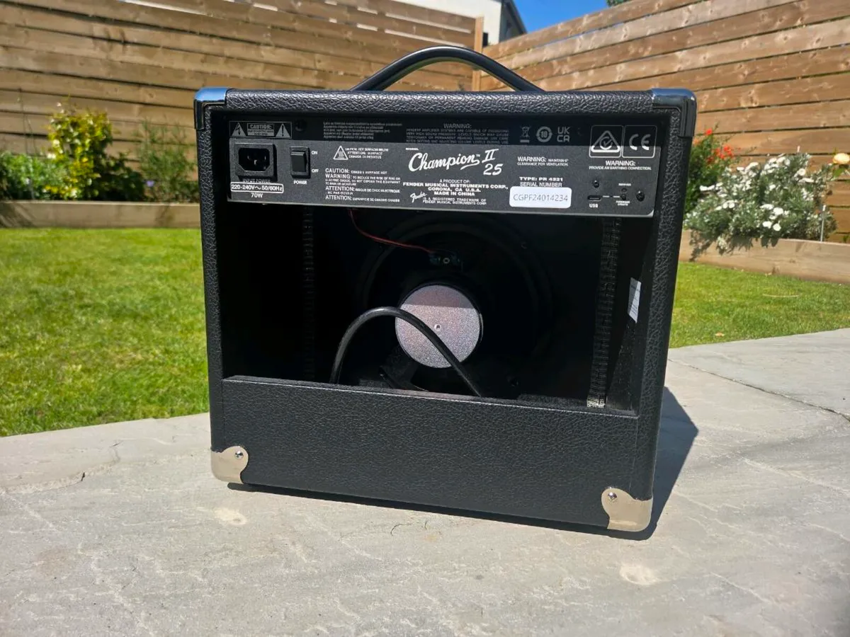 Fender Champion II 25 Modelling Amp - Image 2