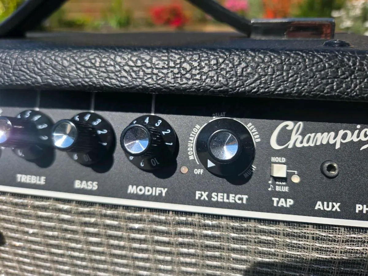 Fender Champion II 25 Modelling Amp - Image 3