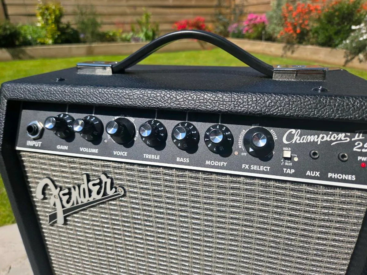 Fender Champion II 25 Modelling Amp - Image 4