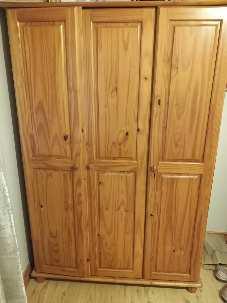 wardrobe