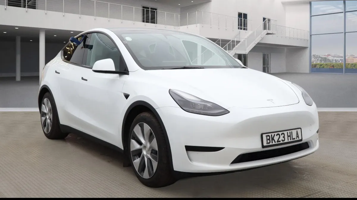 Tesla Model Y 2023 - Image 1