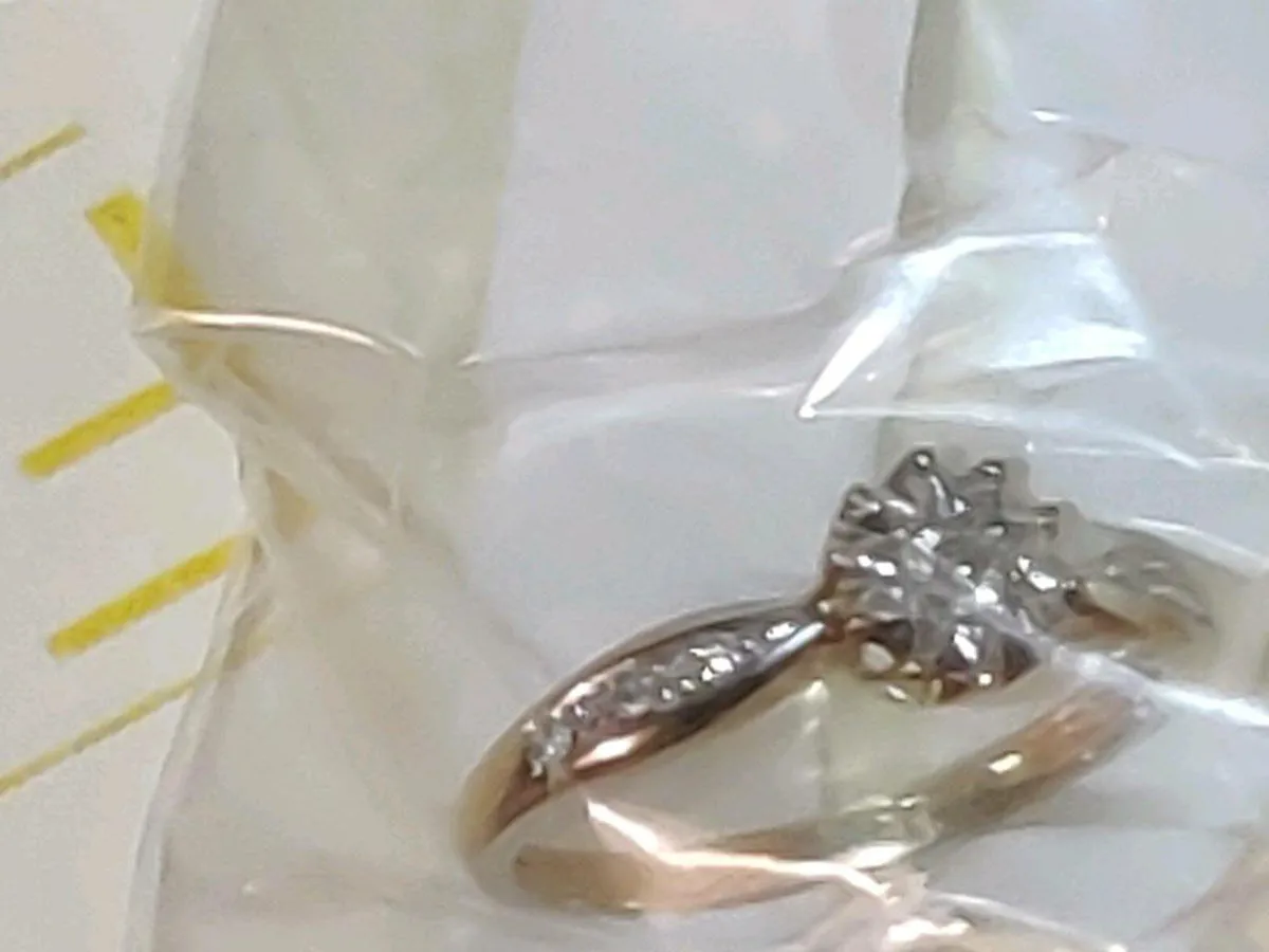 TRIPLE DIAMOND, 9CT White Gold New Ring & Cert ! - Image 2