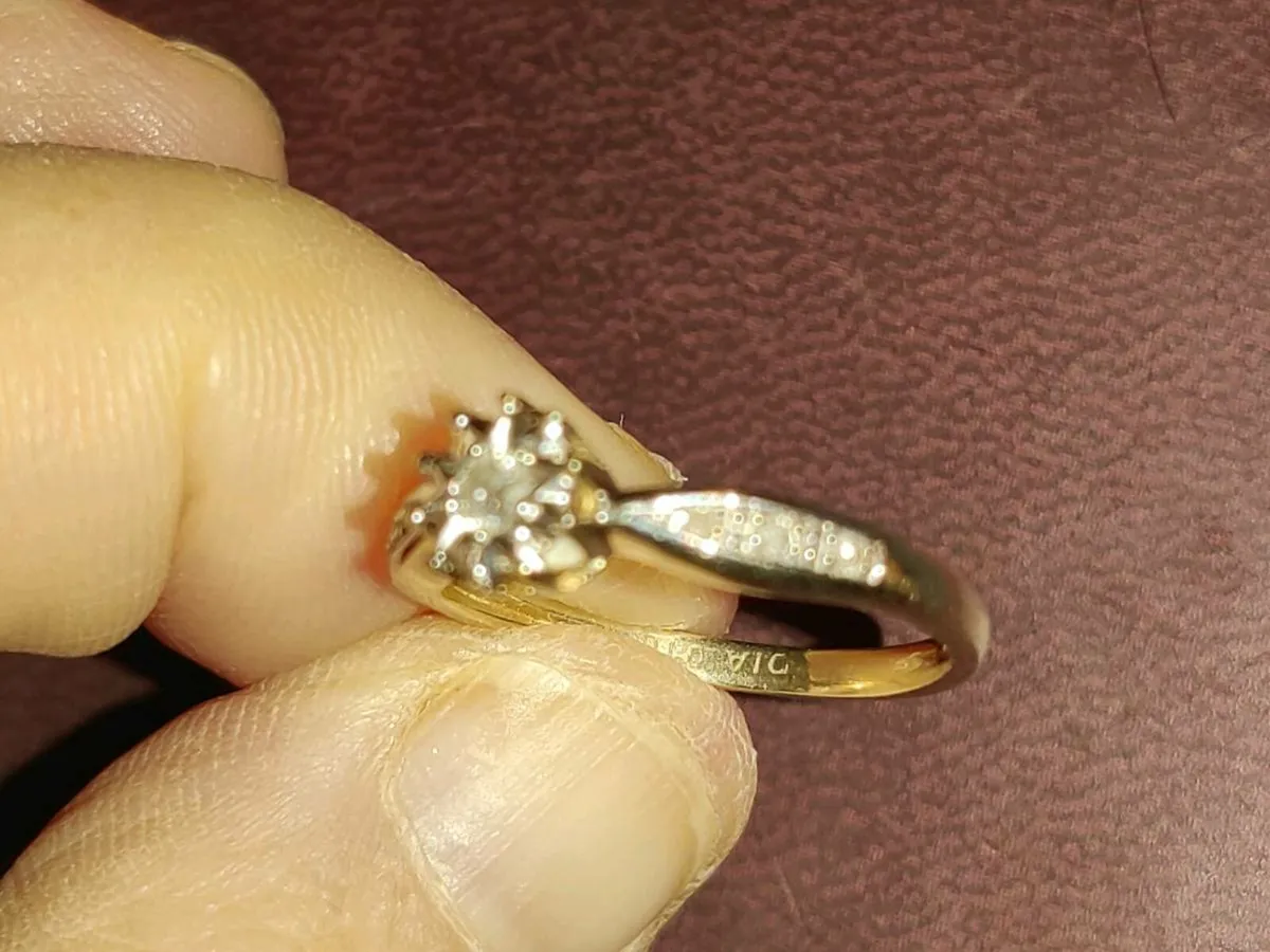 TRIPLE DIAMOND, 9CT White Gold New Ring & Cert ! - Image 4