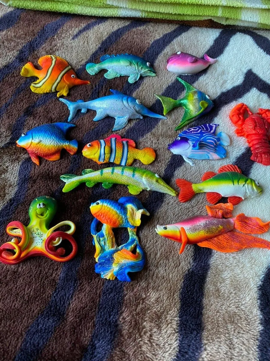 14 hand made various fridge magnets - Image 4