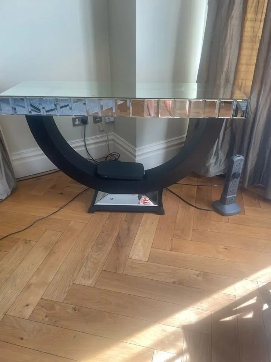 Stunning console table and matching mirror - Image 1