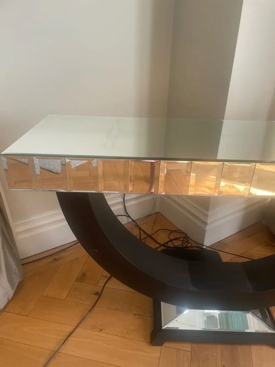 Stunning console table and matching mirror - Image 3