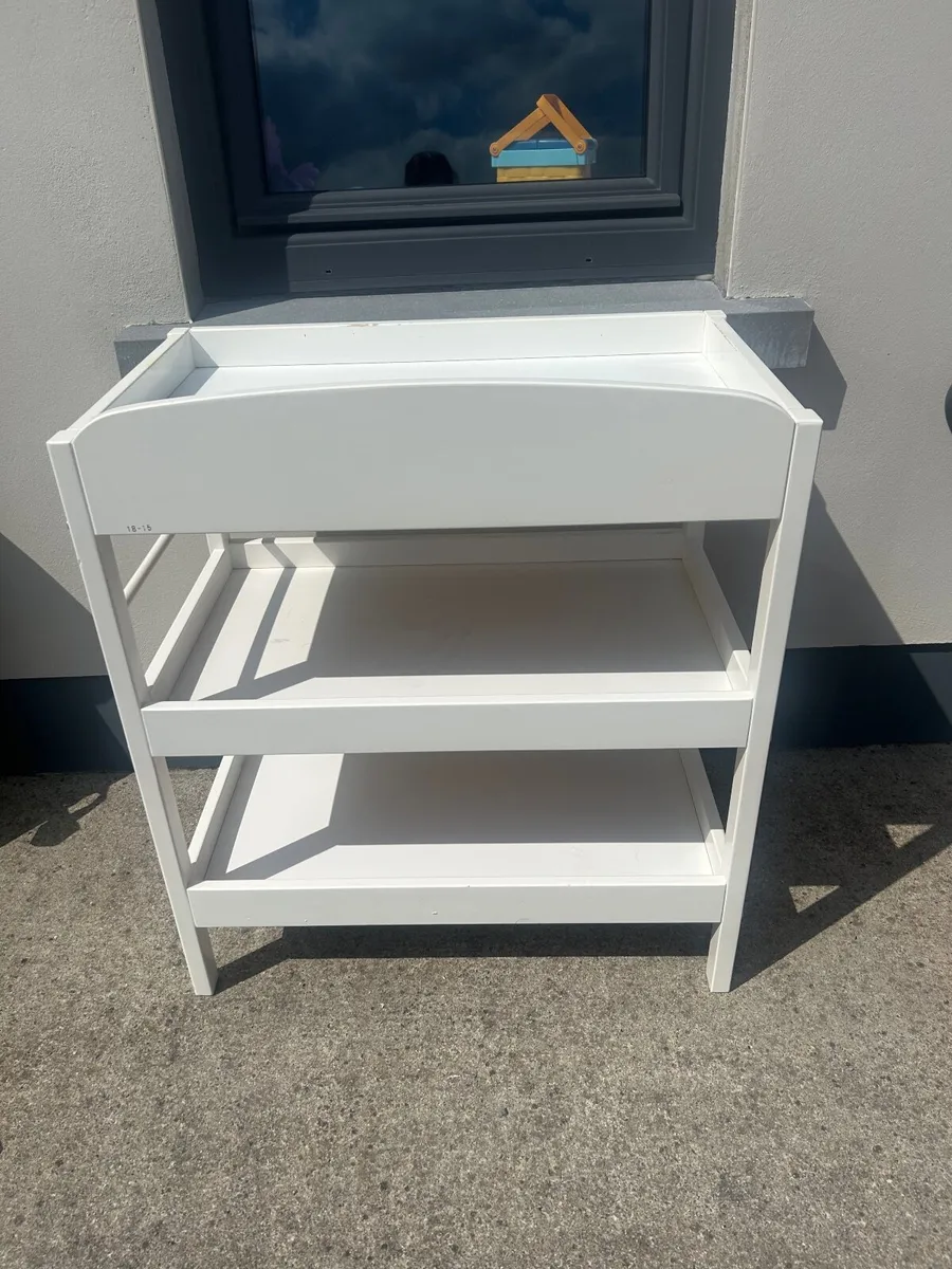 Baby changing Table - Image 2