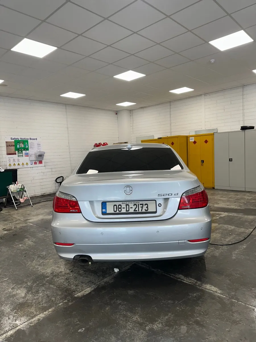 BMW 5-Series 2008 - Image 2