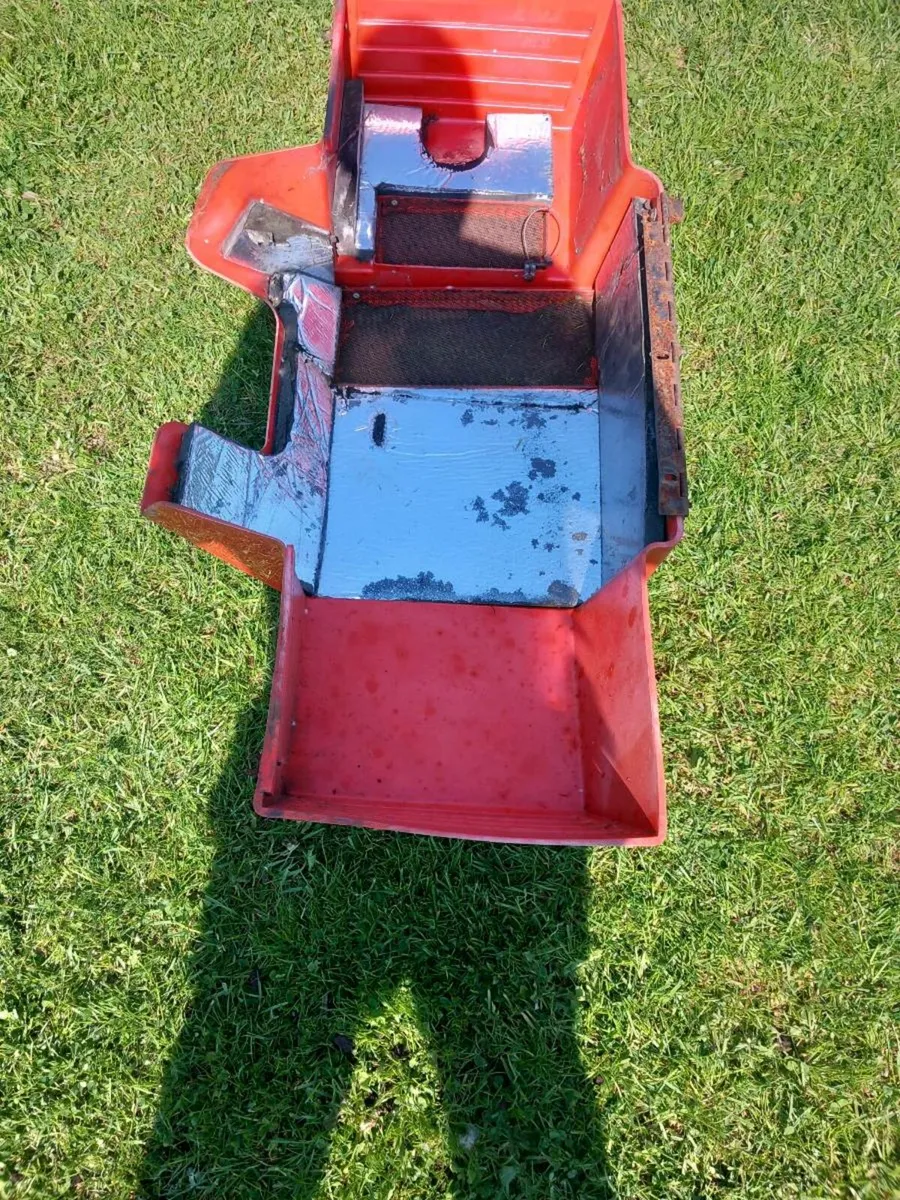 Jacobsen gang mower bonnet - Image 4