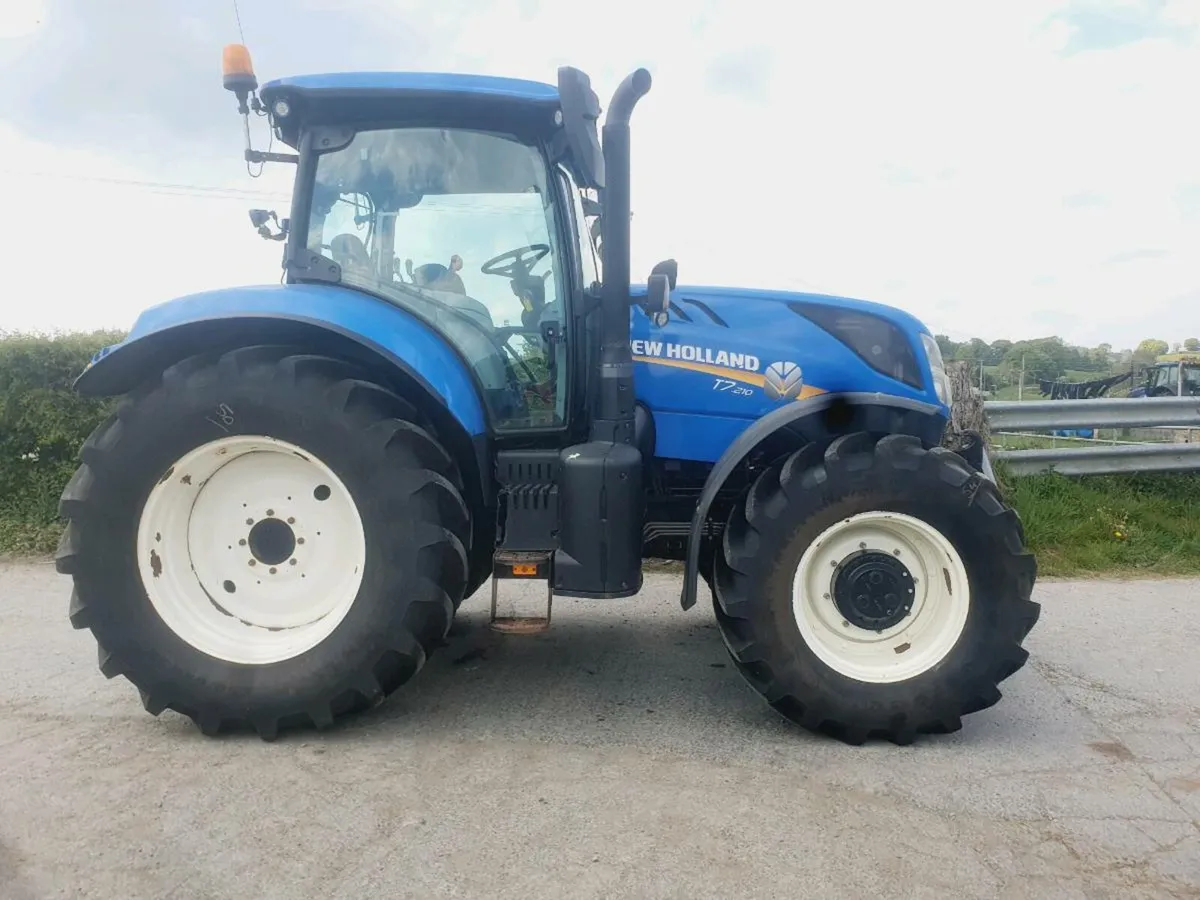 New Holland T7210 - Image 1