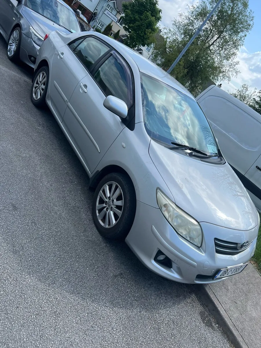 08 Toyota Corolla - Image 1