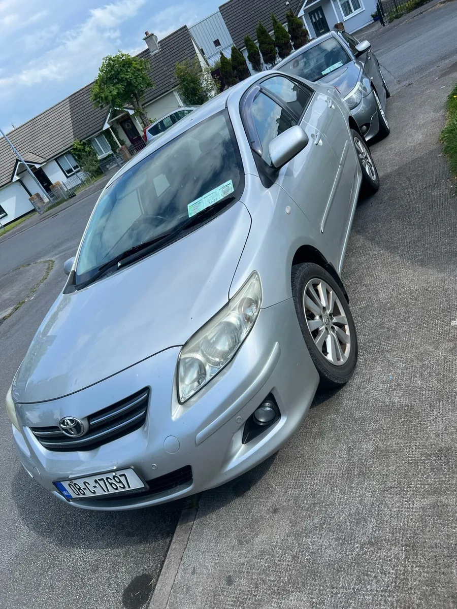 08 Toyota Corolla - Image 2