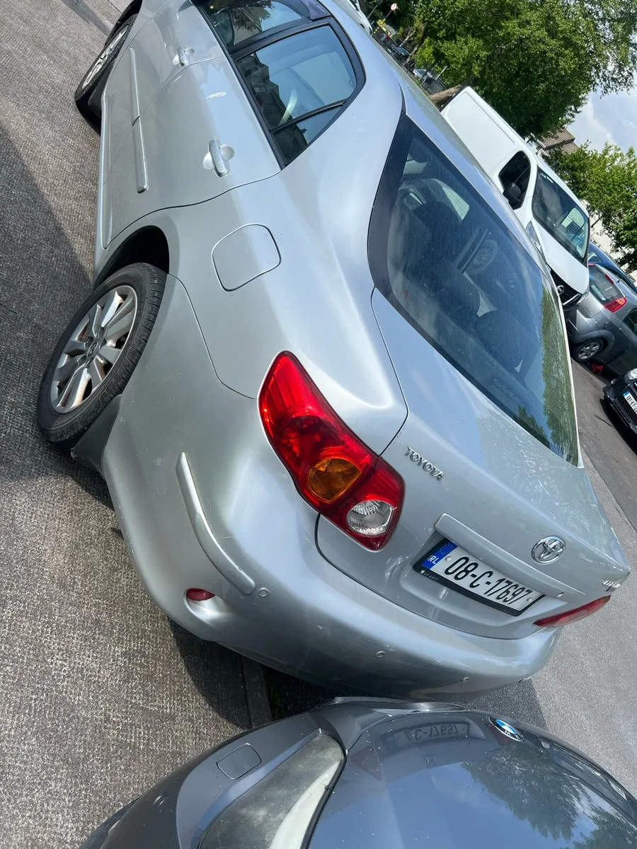 08 Toyota Corolla - Image 3