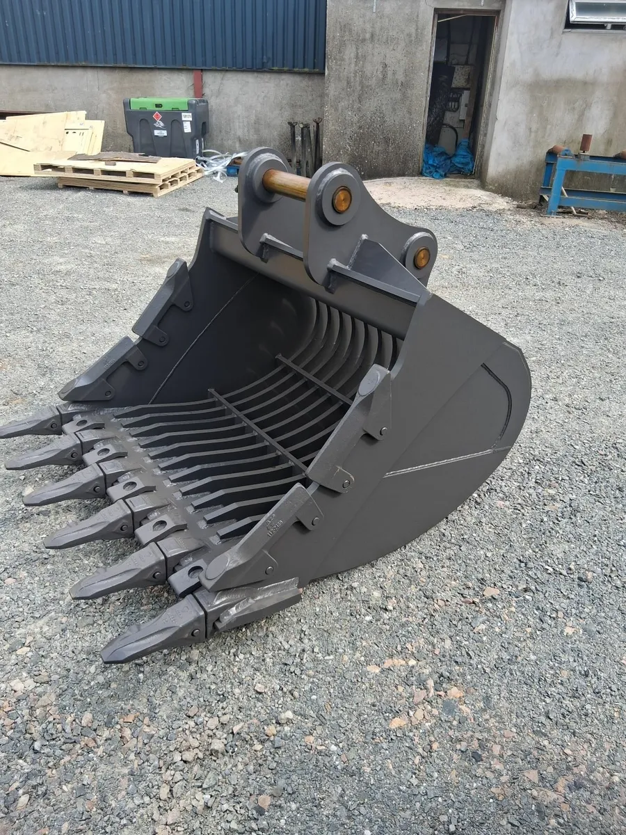 Riddle bucket  heavy duty  20-26 ton   sale/hire - Image 1