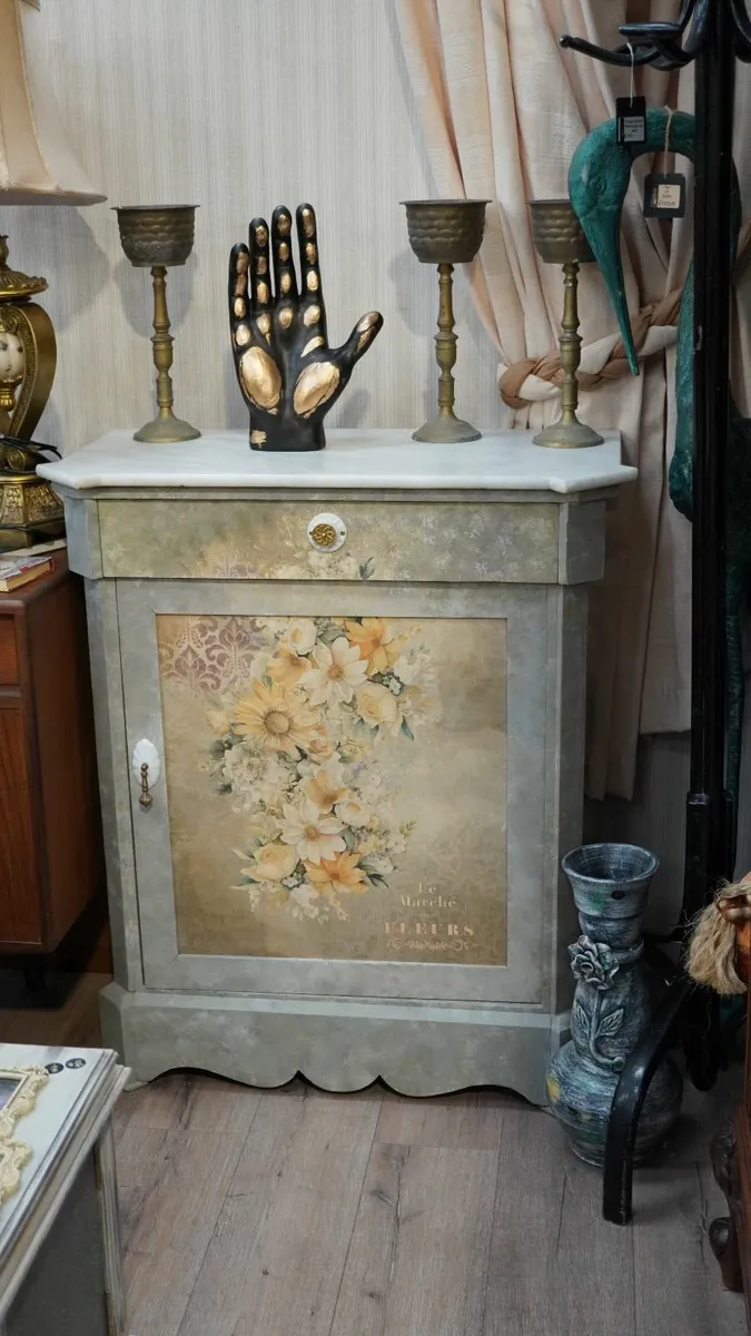 📌Spanish Painted Cabinet with Marble Top - Image 1